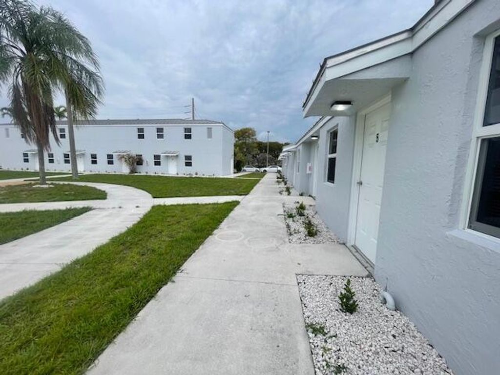 Photo of 4393 Windsor Avenue, West Palm Beach, FL 33407 (MLS # B26023095)