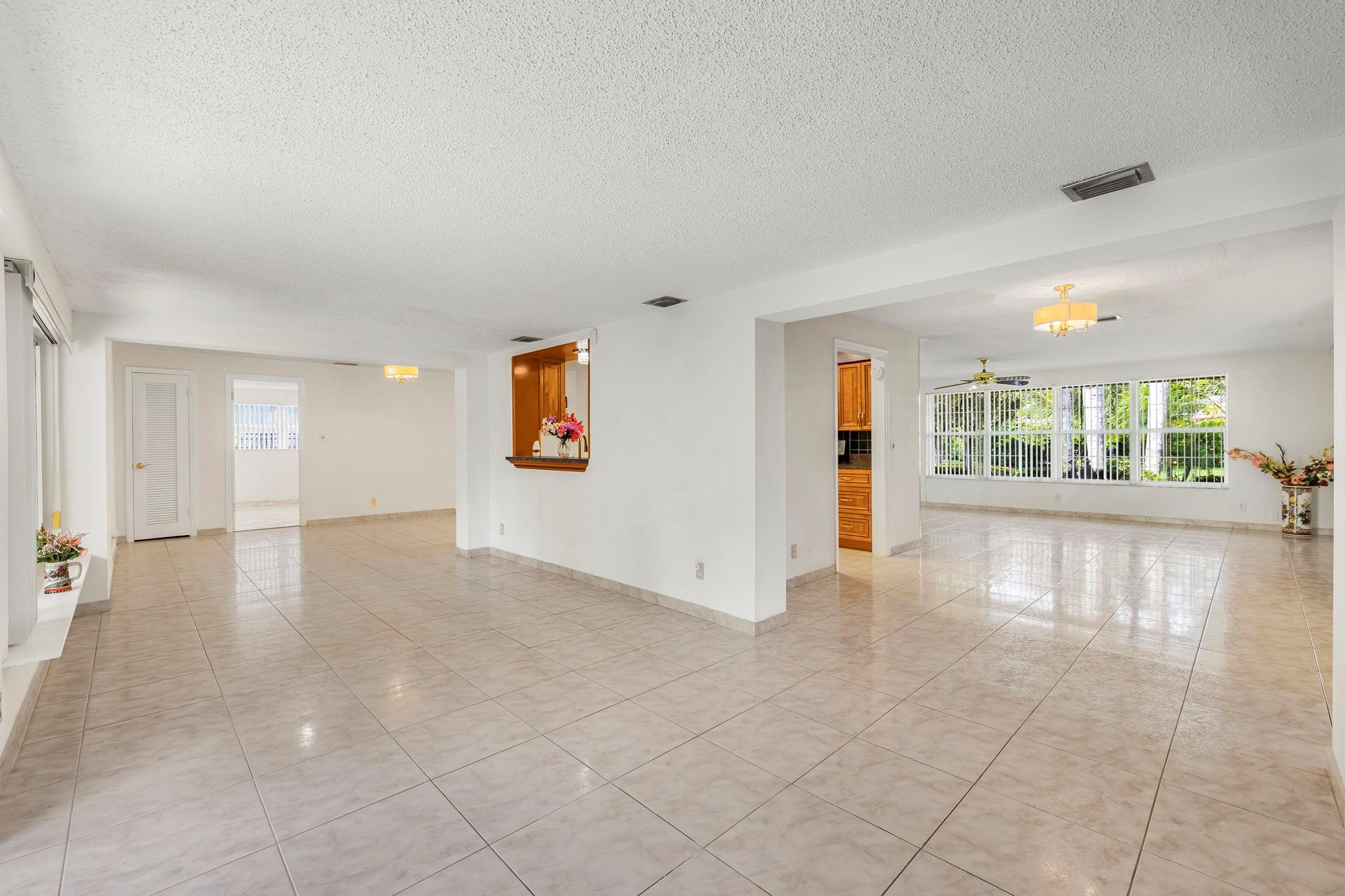 Coral Springs Lakes 68-12 - Residential