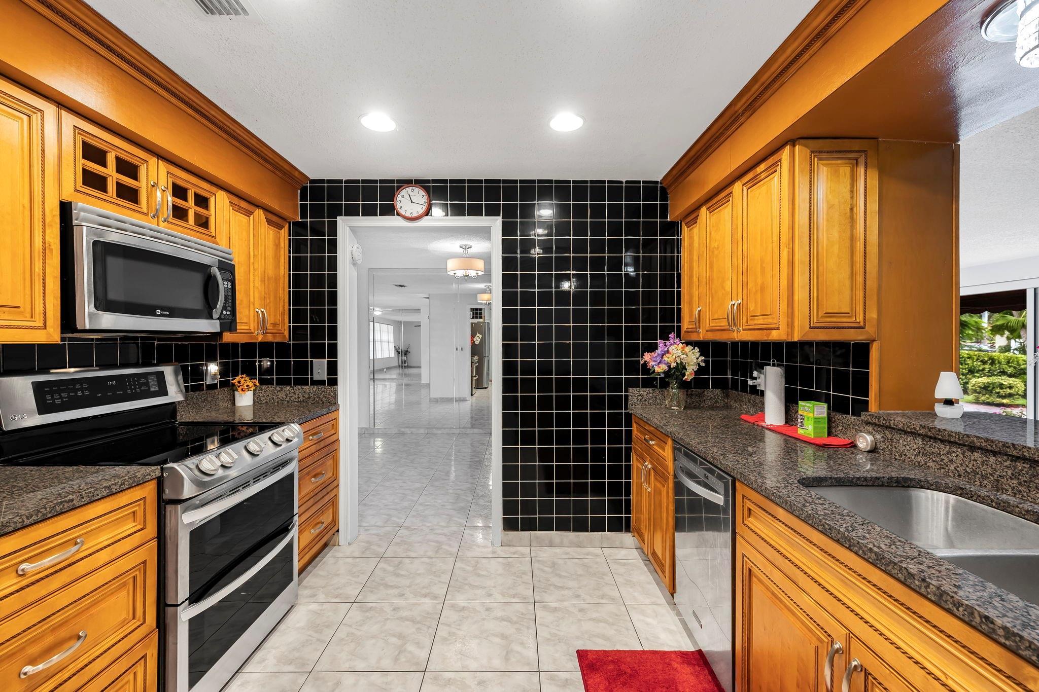 Coral Springs Lakes 68-12 - Residential