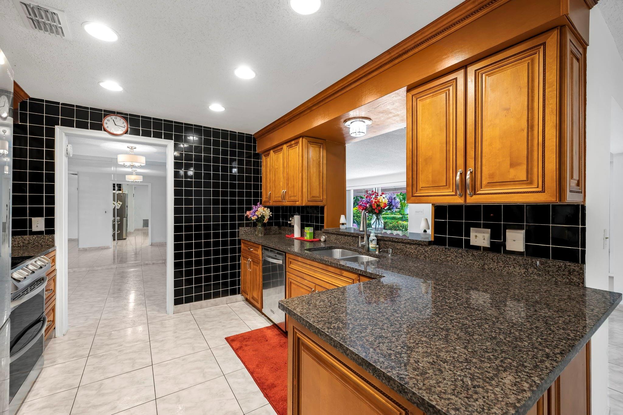 Coral Springs Lakes 68-12 - Residential