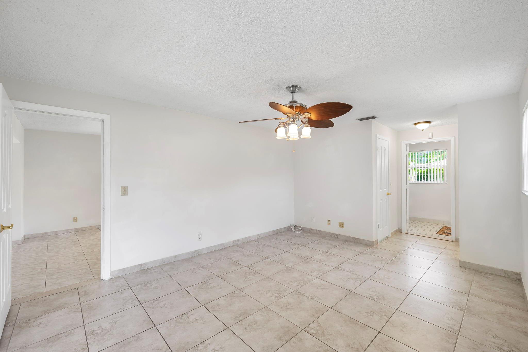 Coral Springs Lakes 68-12 - Residential