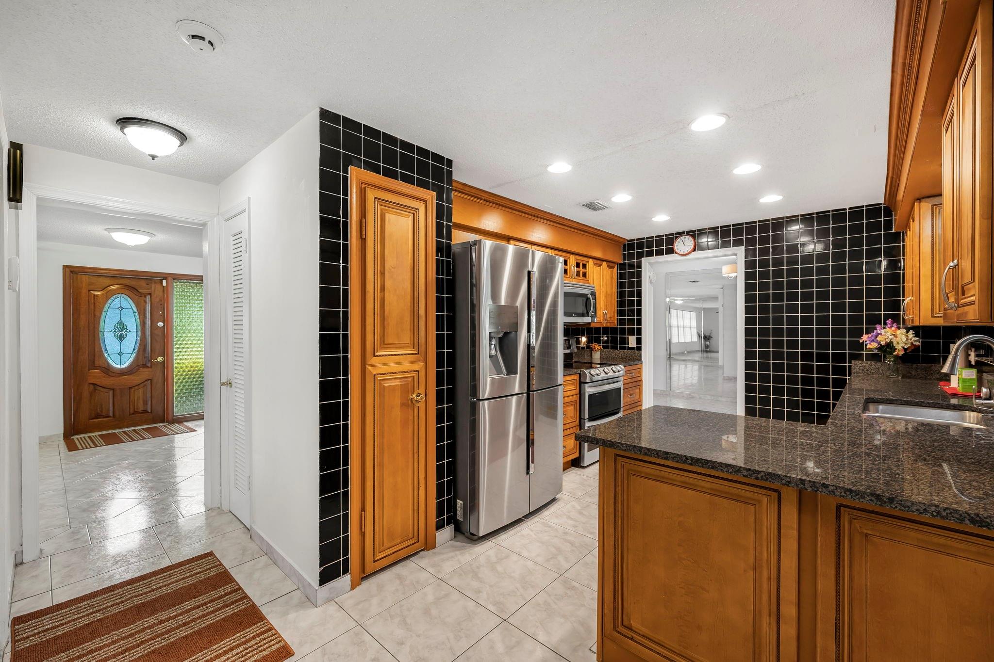 Coral Springs Lakes 68-12 - Residential