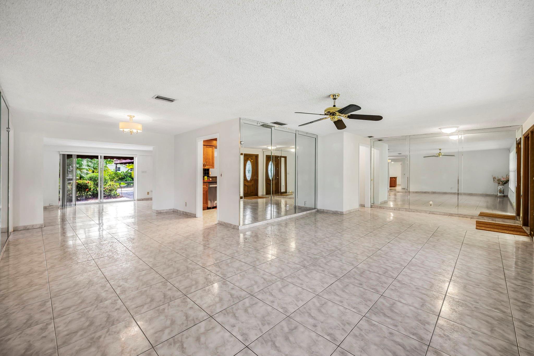Coral Springs Lakes 68-12 - Residential