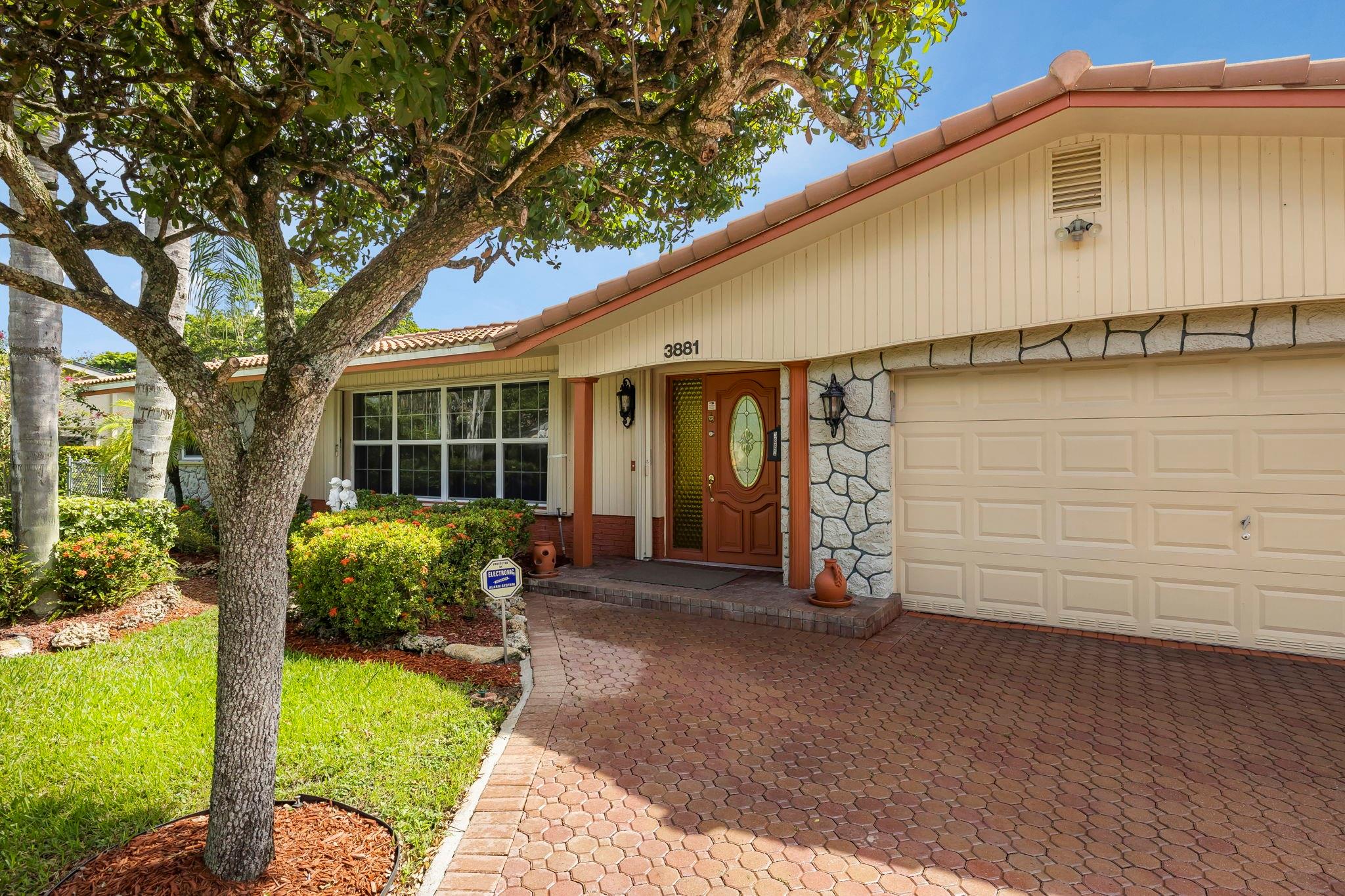 Coral Springs Lakes 68-12 - Residential