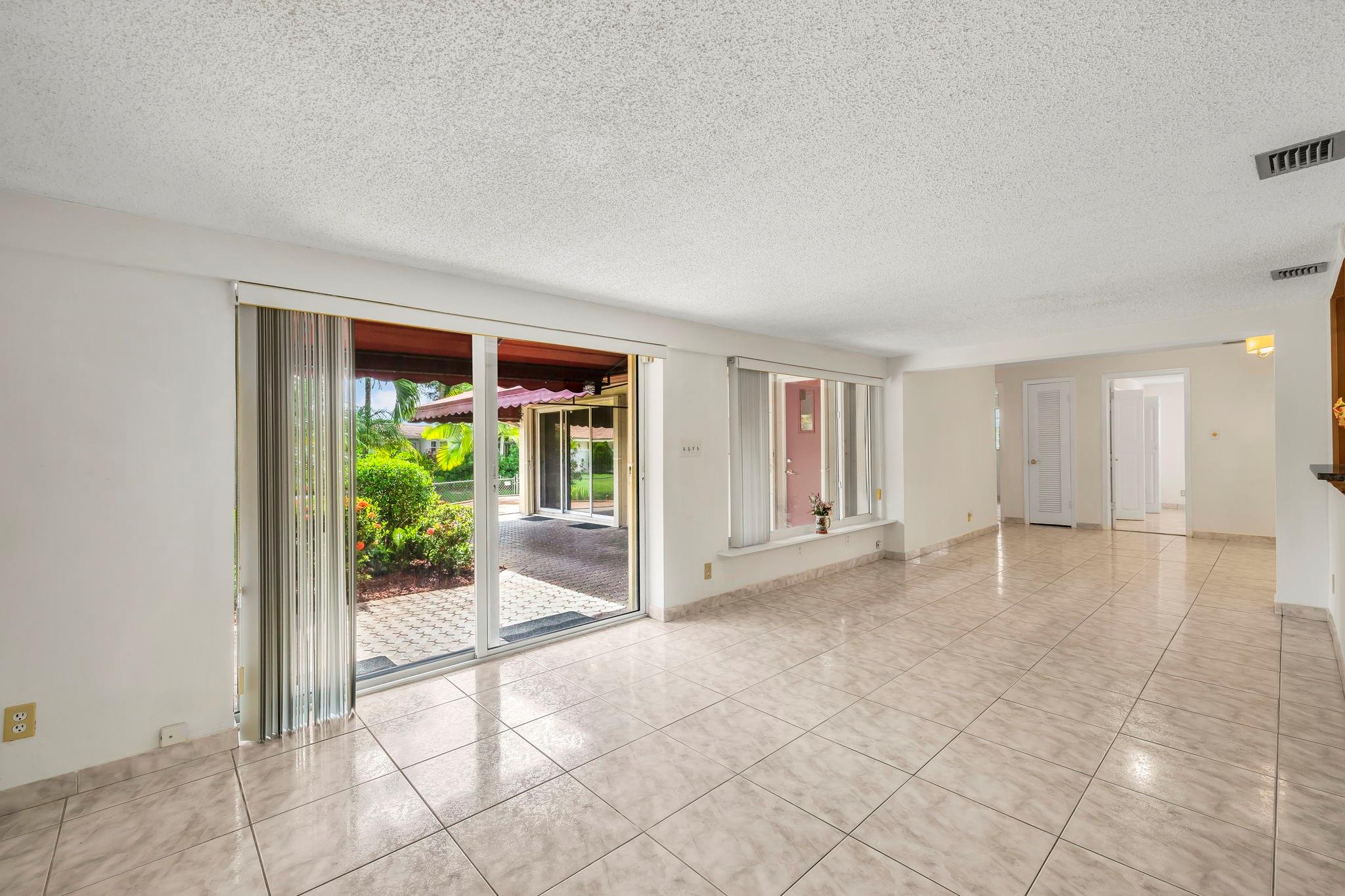 Coral Springs Lakes 68-12 - Residential