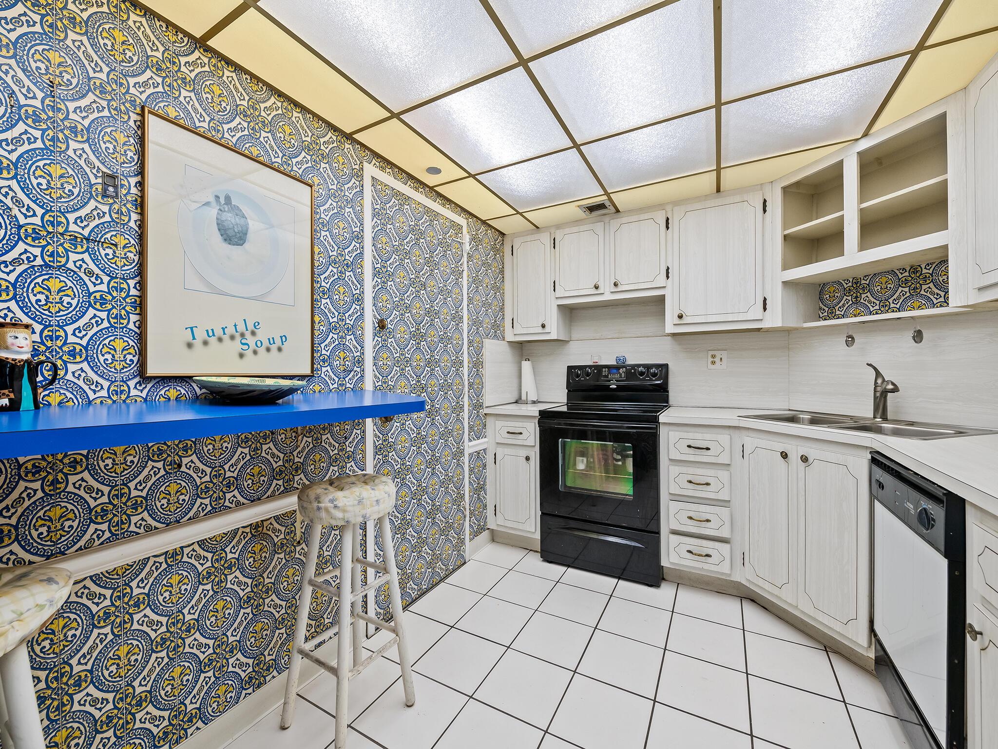 MARINE TOWER CONDO - Residential