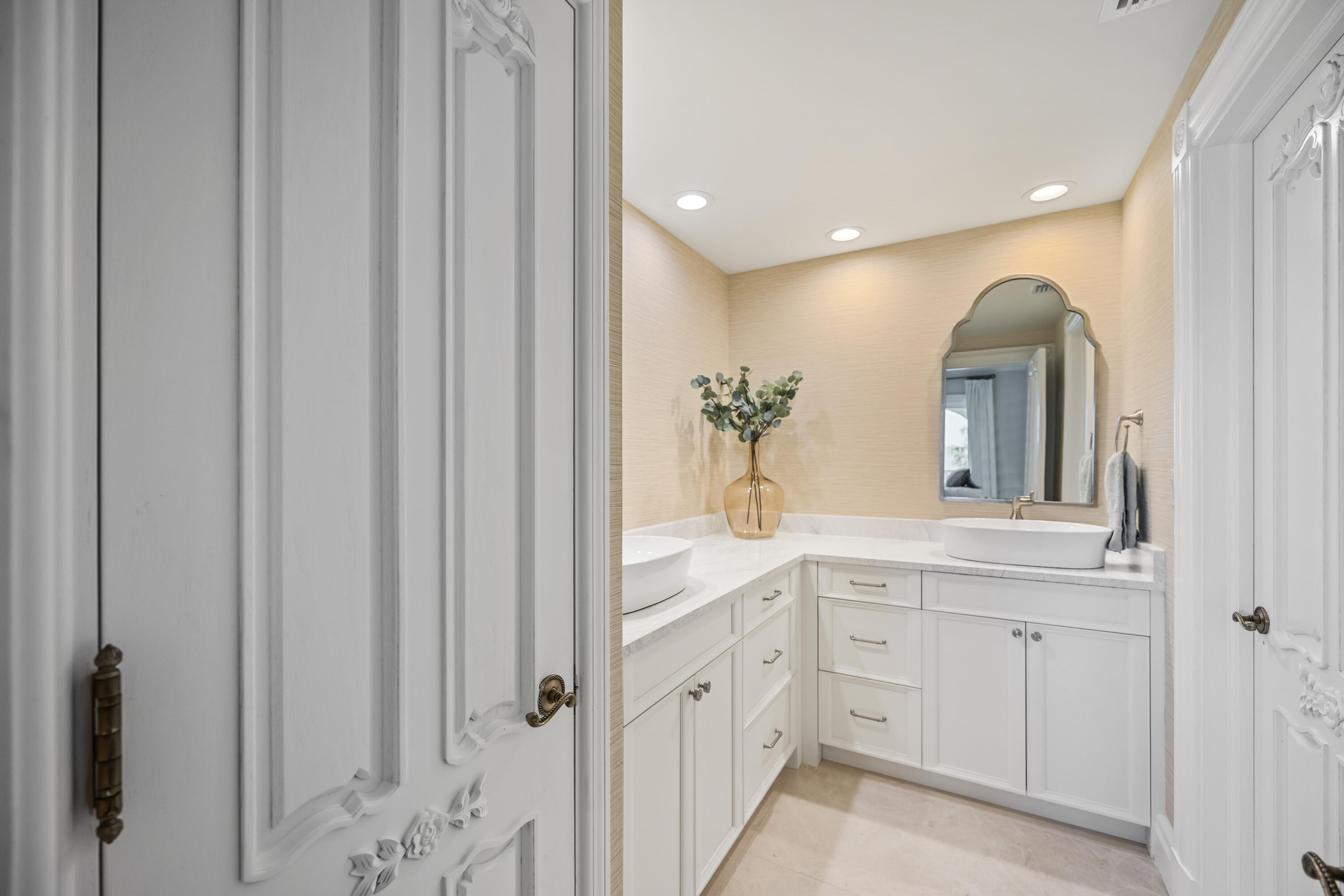 SIESTA PROPERTIES INC UNIT 1 - Residential