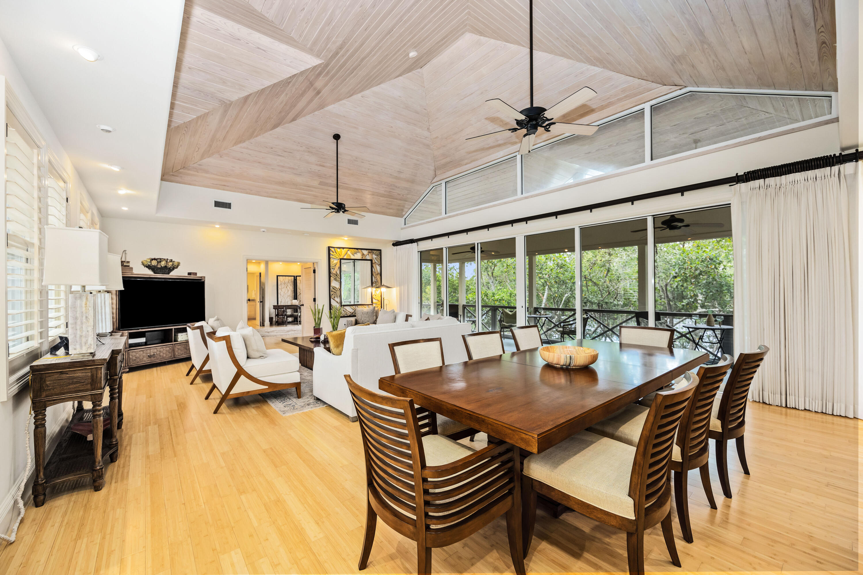 SIESTA PROPERTIES INC UNIT 1 - Residential