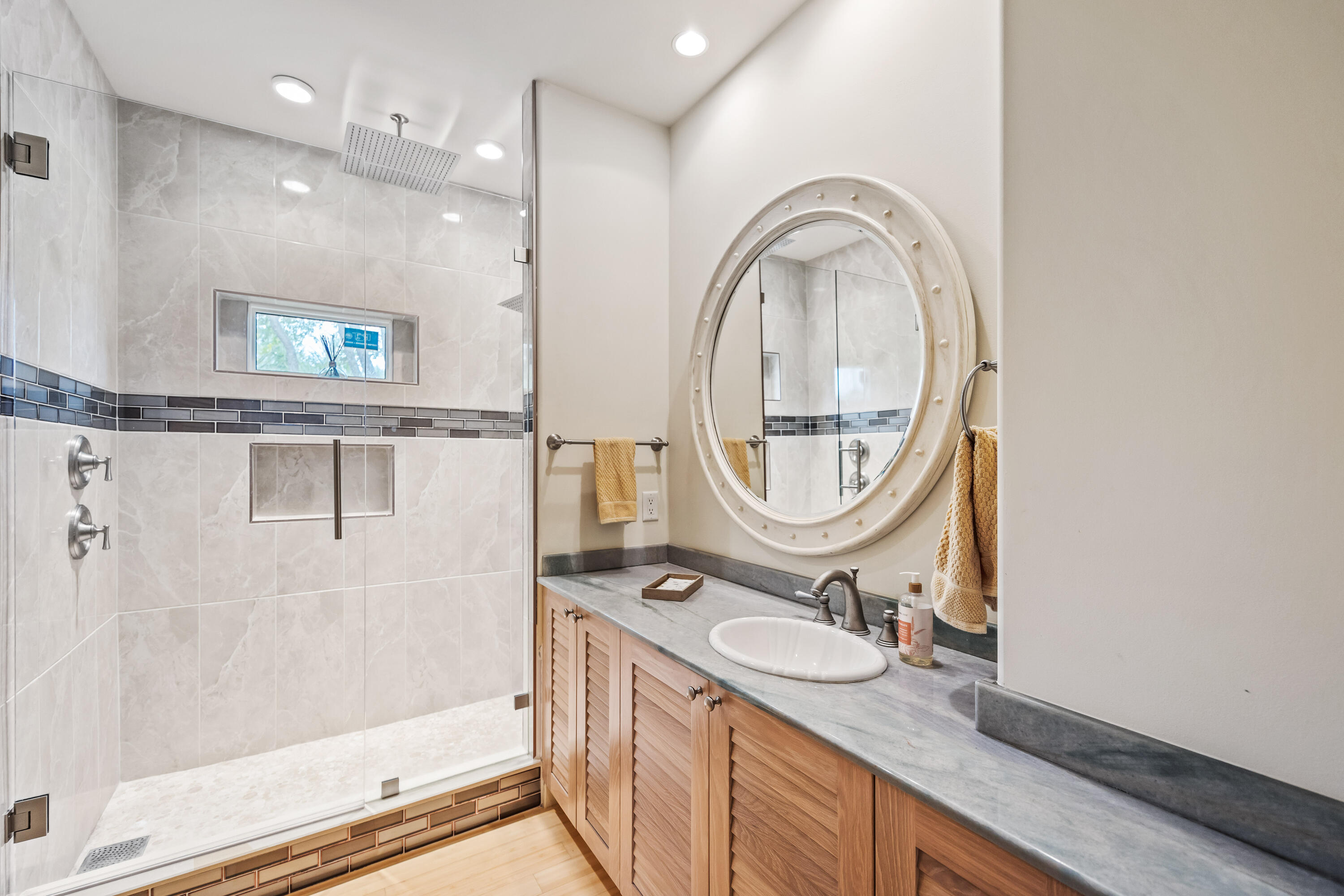 SIESTA PROPERTIES INC UNIT 1 - Residential