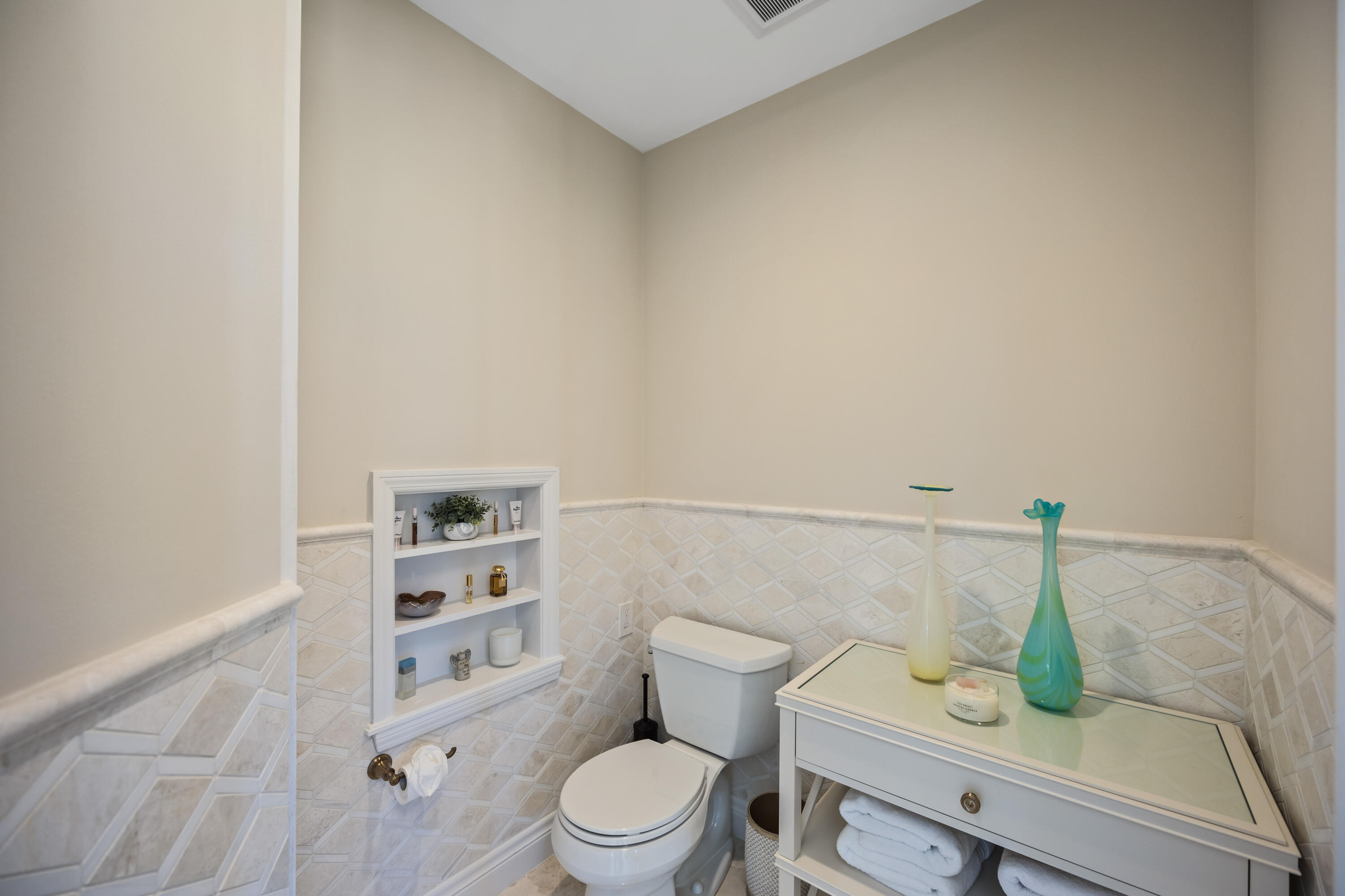 SIESTA PROPERTIES INC UNIT 1 - Residential