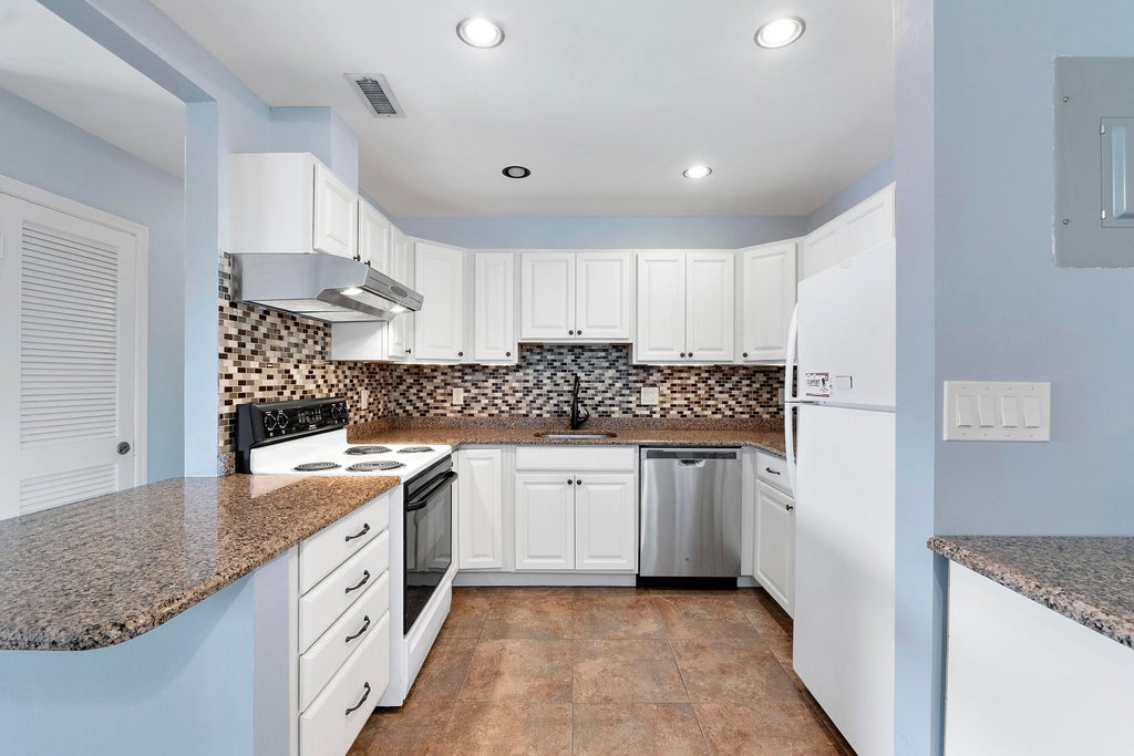 Photo of 6253 Bay Club Drive #3, Fort Lauderdale, FL 33308 (MLS # B26090961)