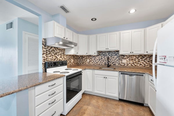 6253 BAY CLUB DR APT 3, FORT LAUDERDALE, FL 33308 - Image 6bb98a3e94b73e521bceb1e1f8cf685c/3461541732