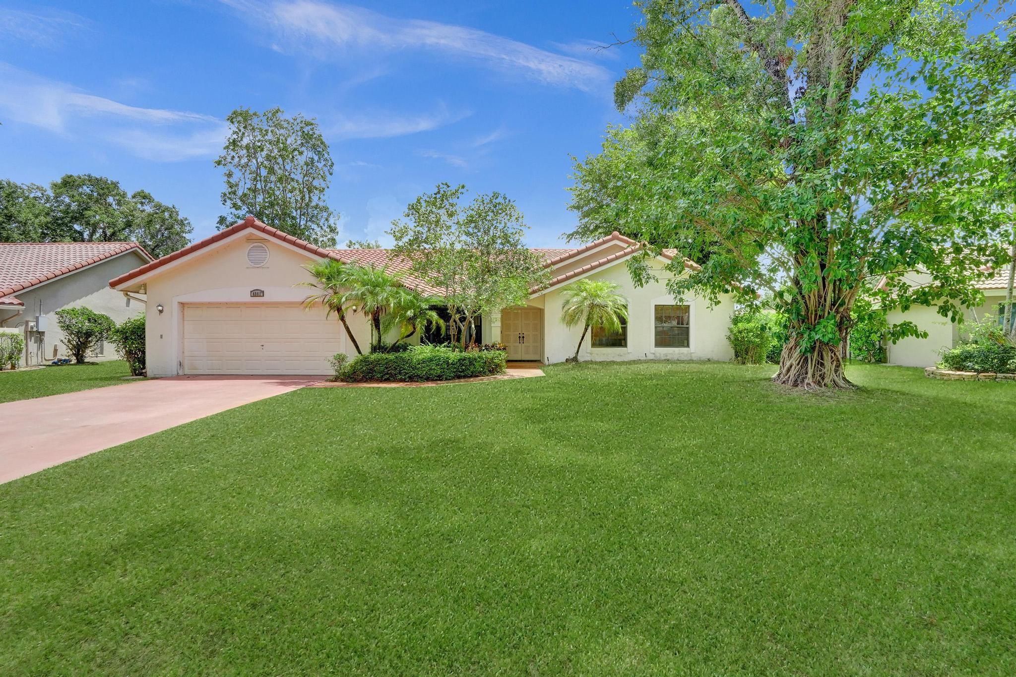Coming Soon Best Value In Pine Ridge! 4 Bedroom 2 1/2 Bath Pool Home.