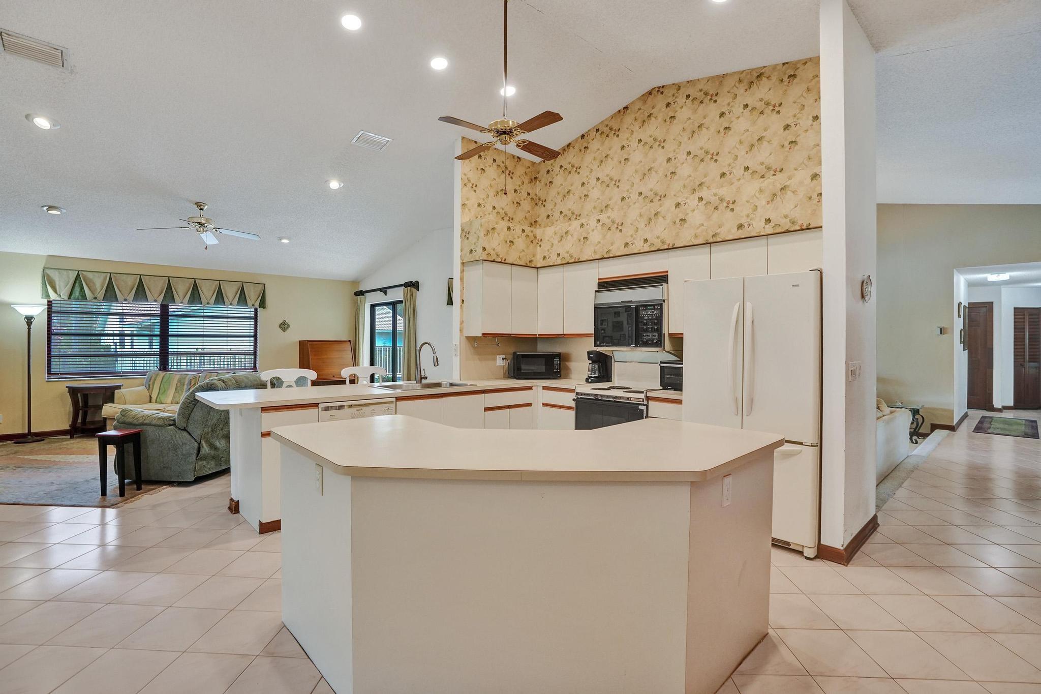 4961 NW 85th Rd