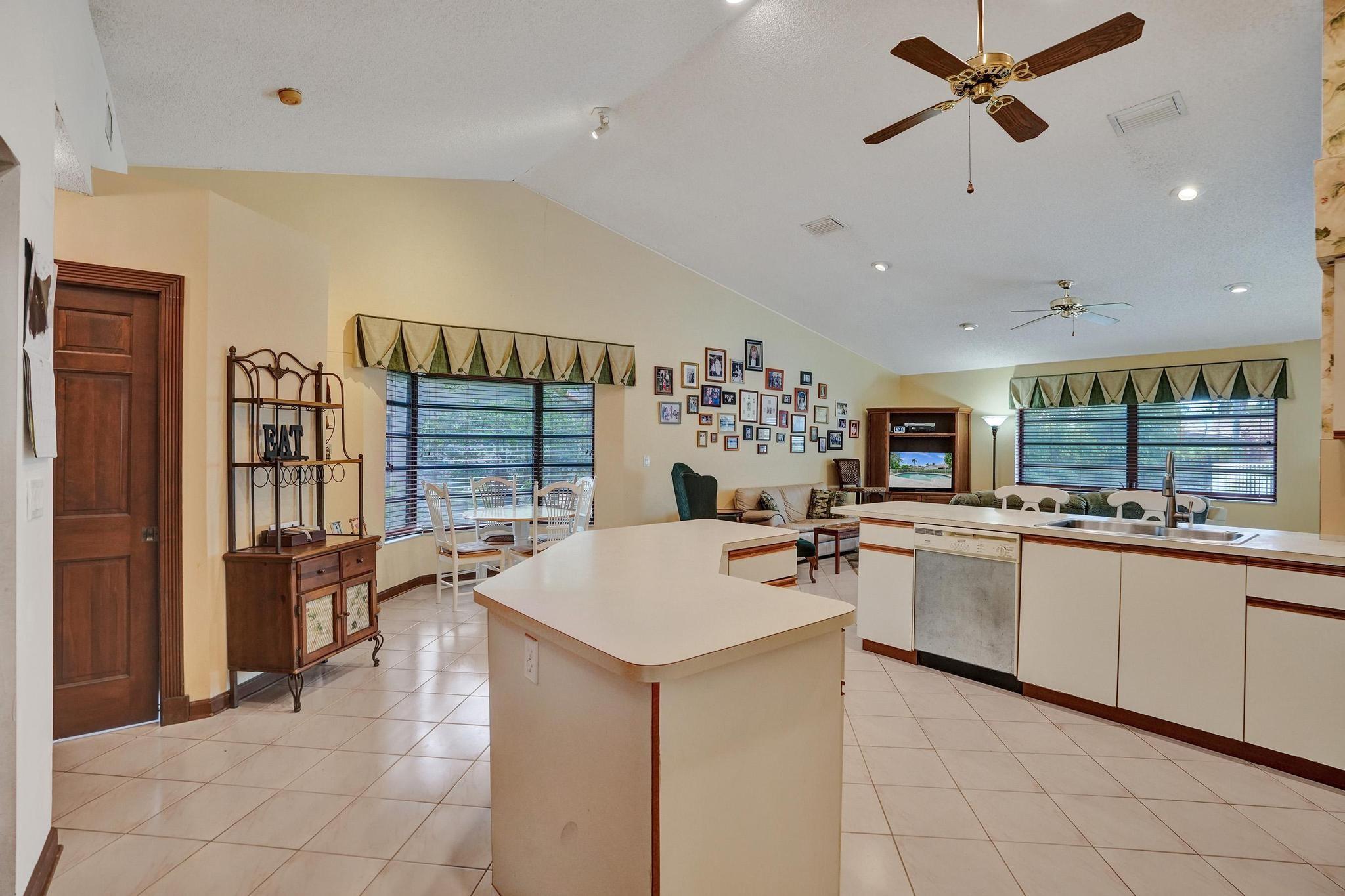 4961 NW 85th Rd