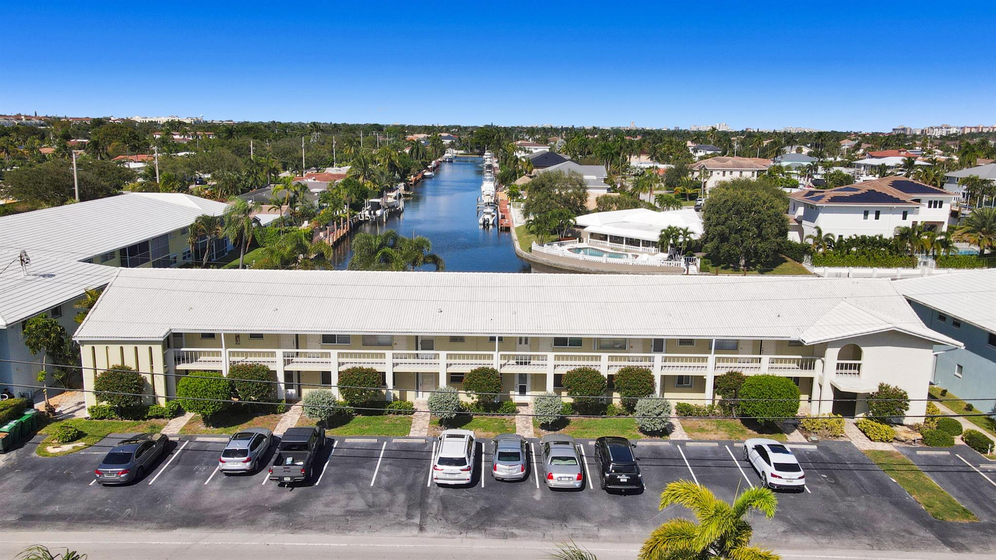 HAMPTON HOUSE CONDO - Residential