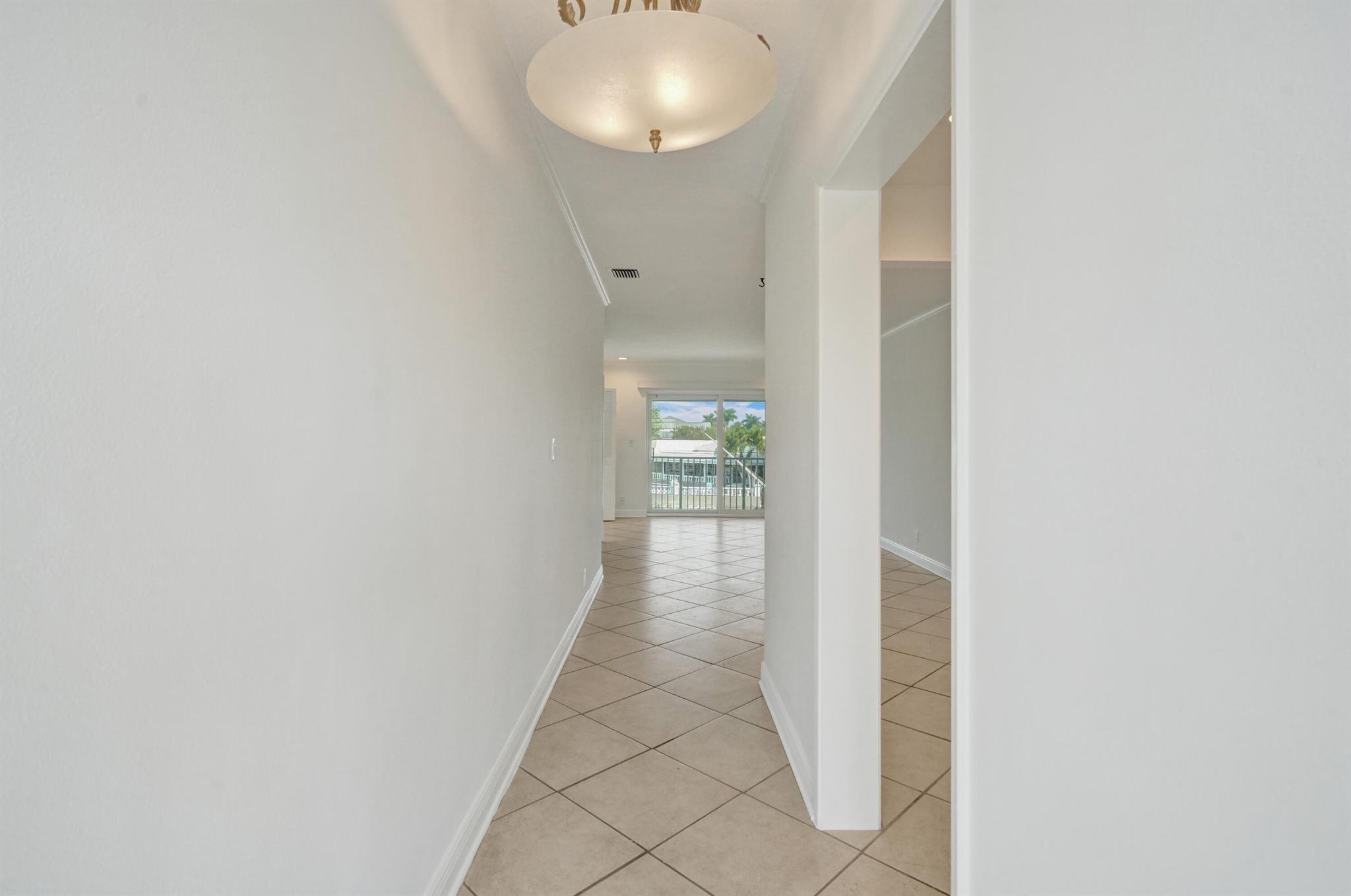 HAMPTON HOUSE CONDO - Residential