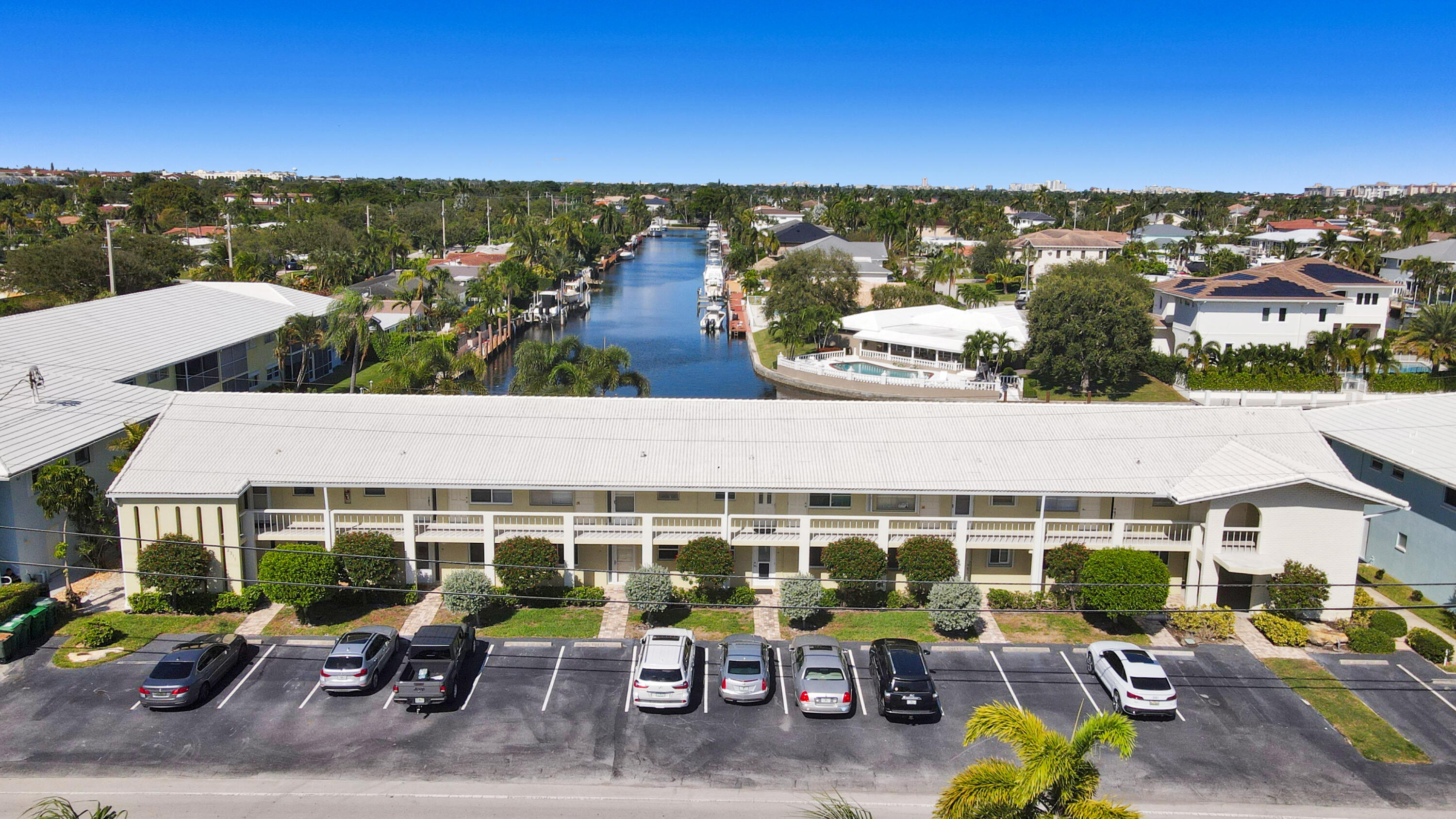 HAMPTON HOUSE CONDO - Residential