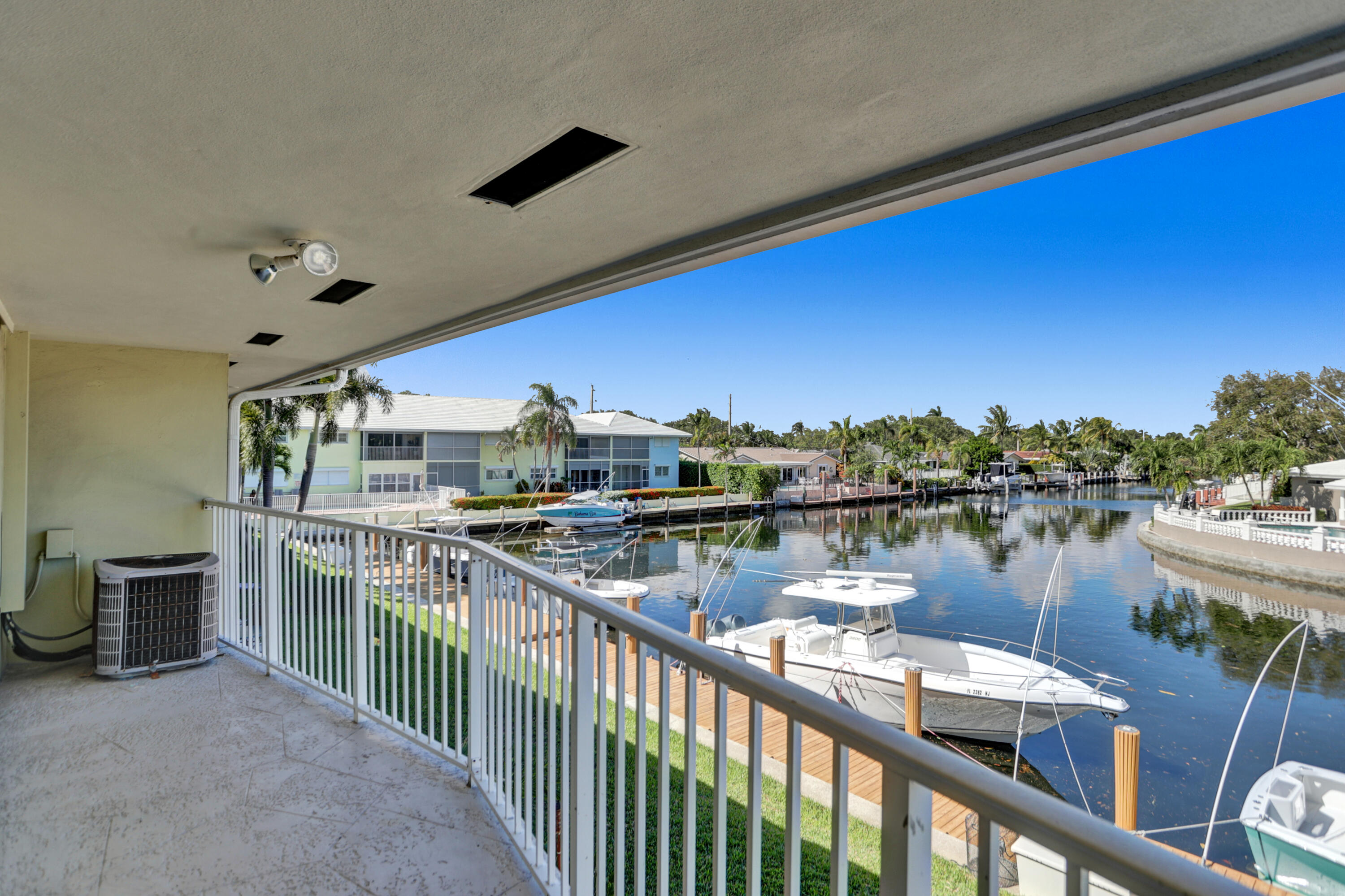 HAMPTON HOUSE CONDO - Residential