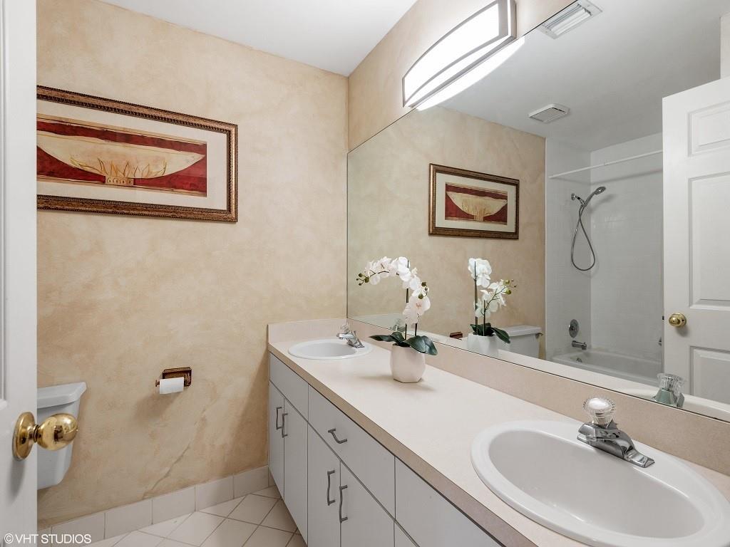 West Glen 128-3 B - Residential