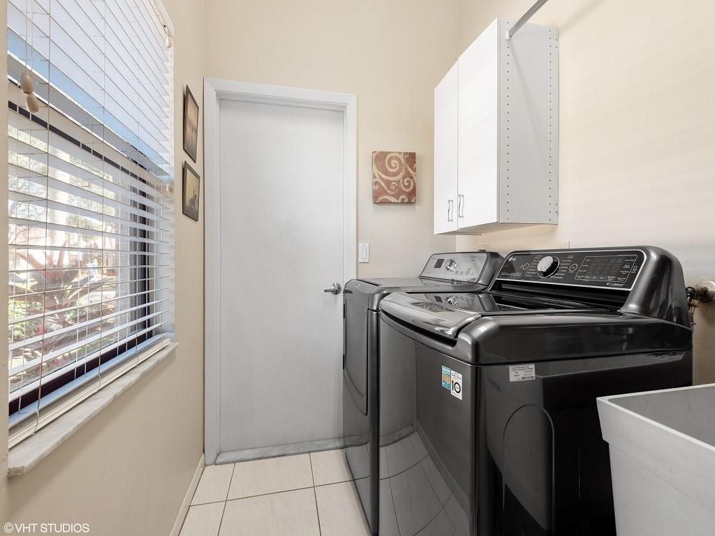 West Glen 128-3 B - Residential