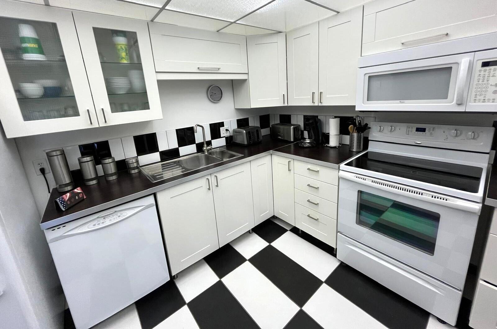 MANORS TOWNHOUSE - Residential