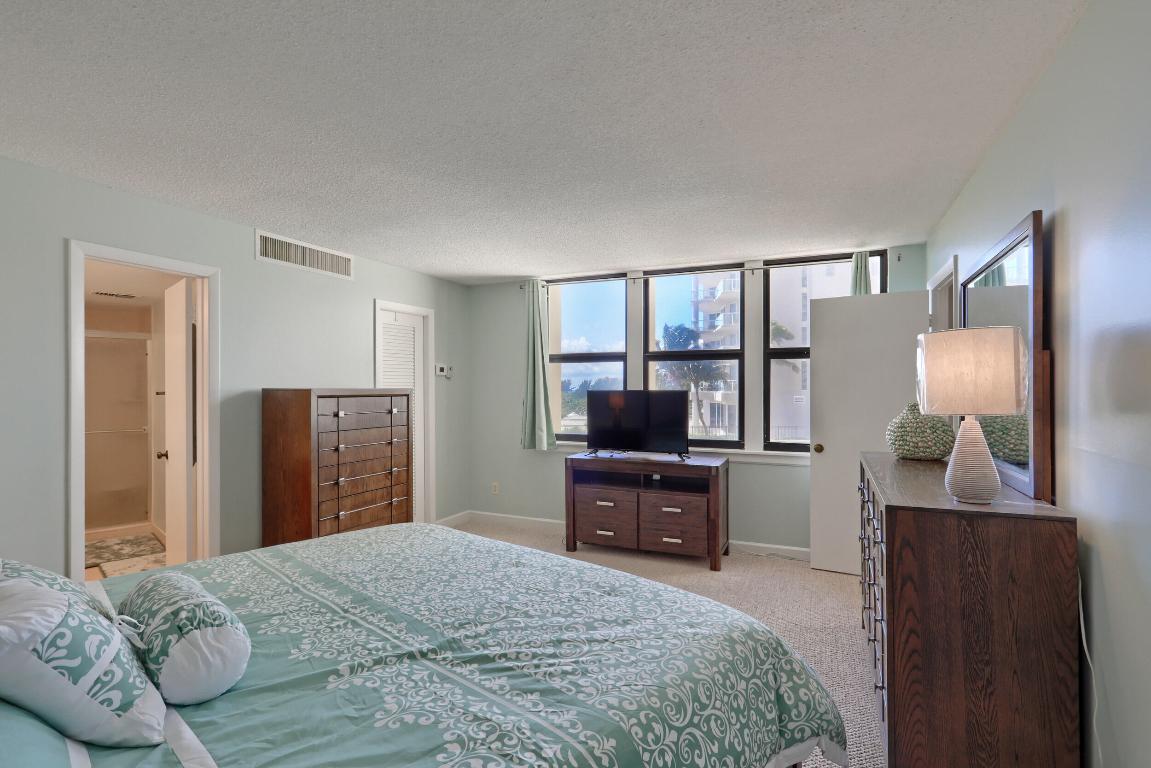 PHOENIX TOWERS CONDO - Residential Lease