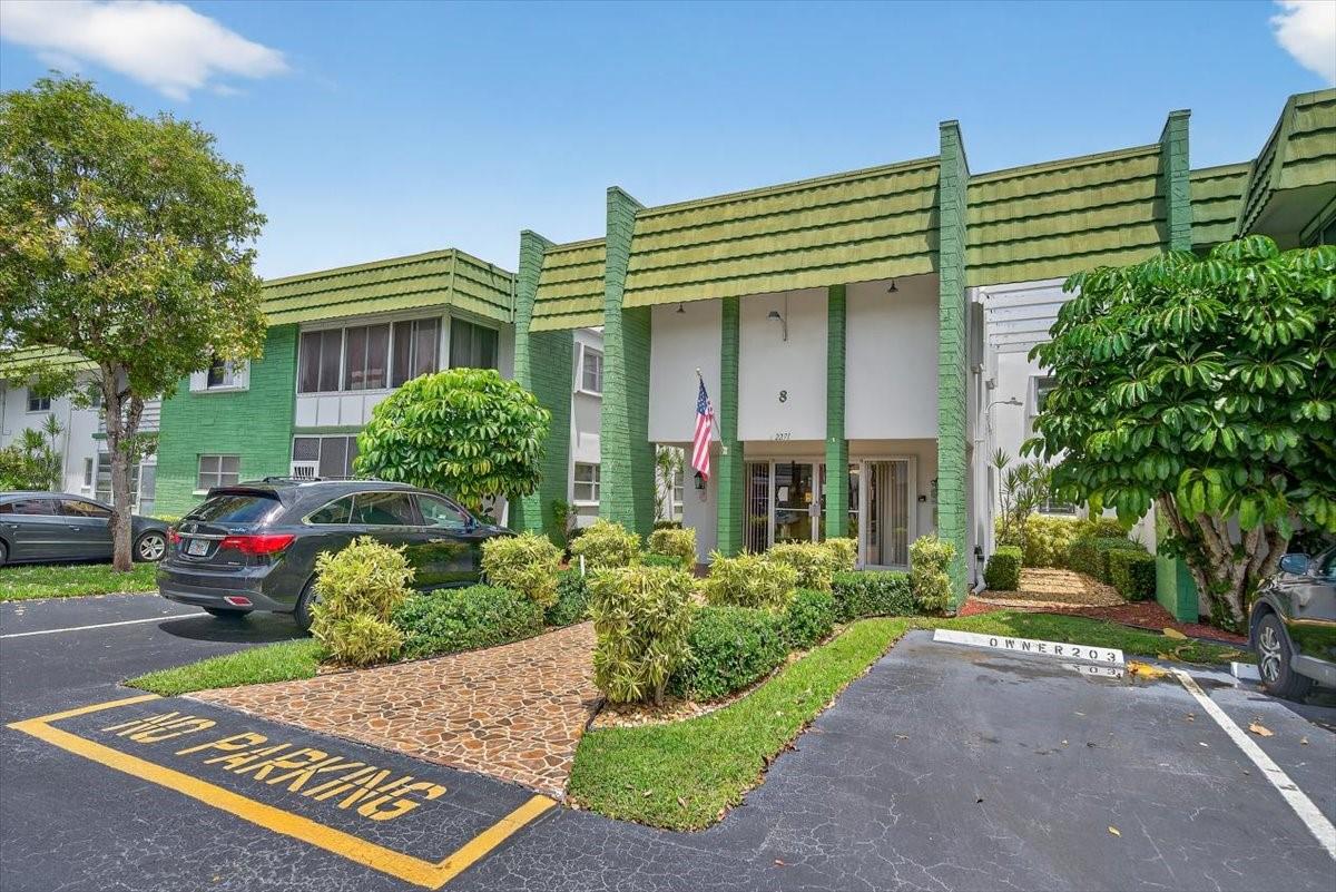 2271 NW 48th Ter 202