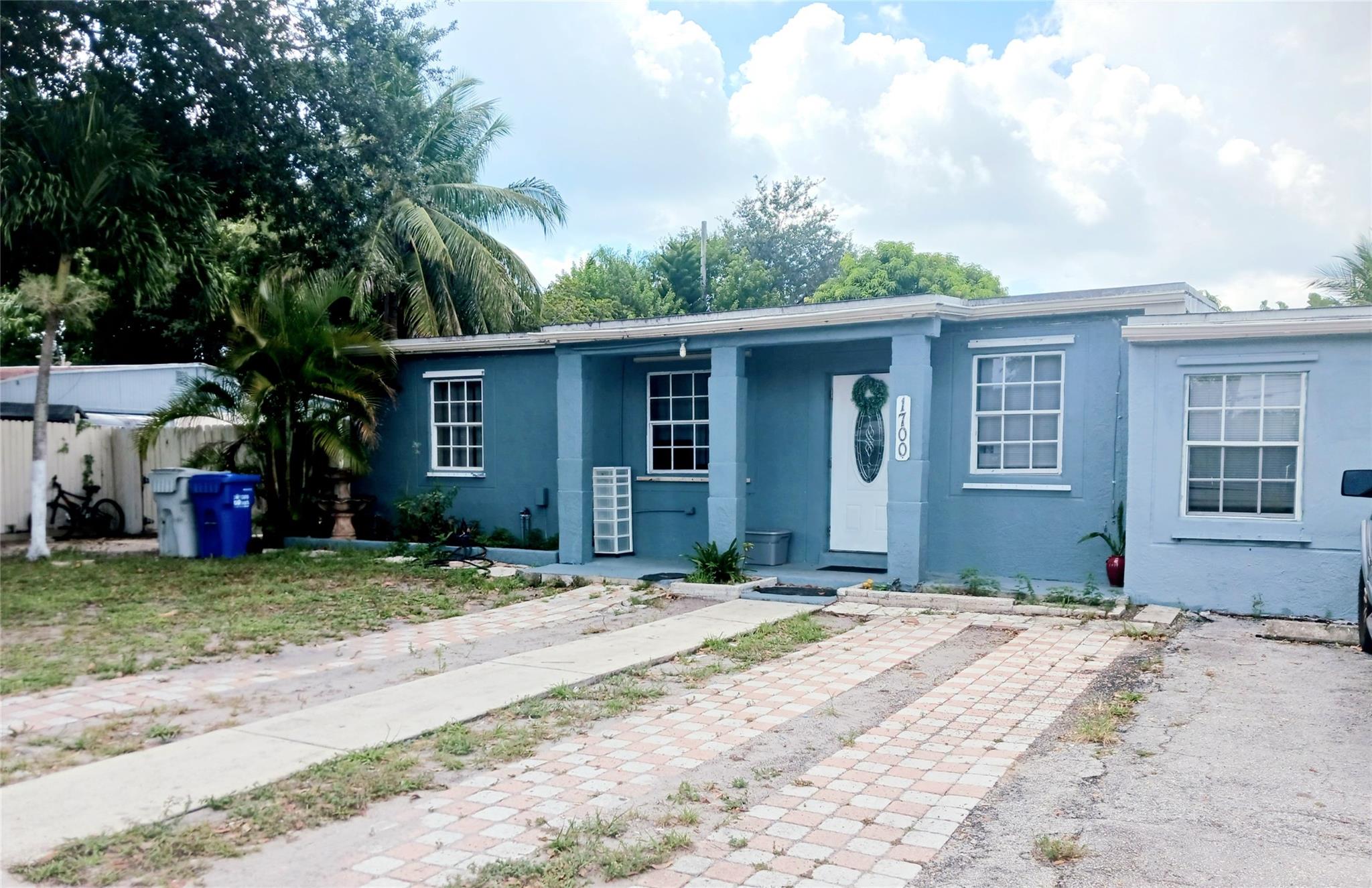 Investor Opportunity in East Pompano Beach!
Roof 3 years old. New tankless water heater.
Priced to sell, this versatile property offers strong income potential with no HOA or rental restrictions. The main residence features 2 bedrooms, 1 bathroom, a dedicated office/den, and an enclosed Florida room—ideal for added living space or creative use.
On the side of the home, you'll find two separate efficiency units, each equipped with a bedroom, bathroom, and half kitchen—perfect for rental income or multi-generational living.
Cash buyers only. Don’t miss this prime investment in a high-demand area!