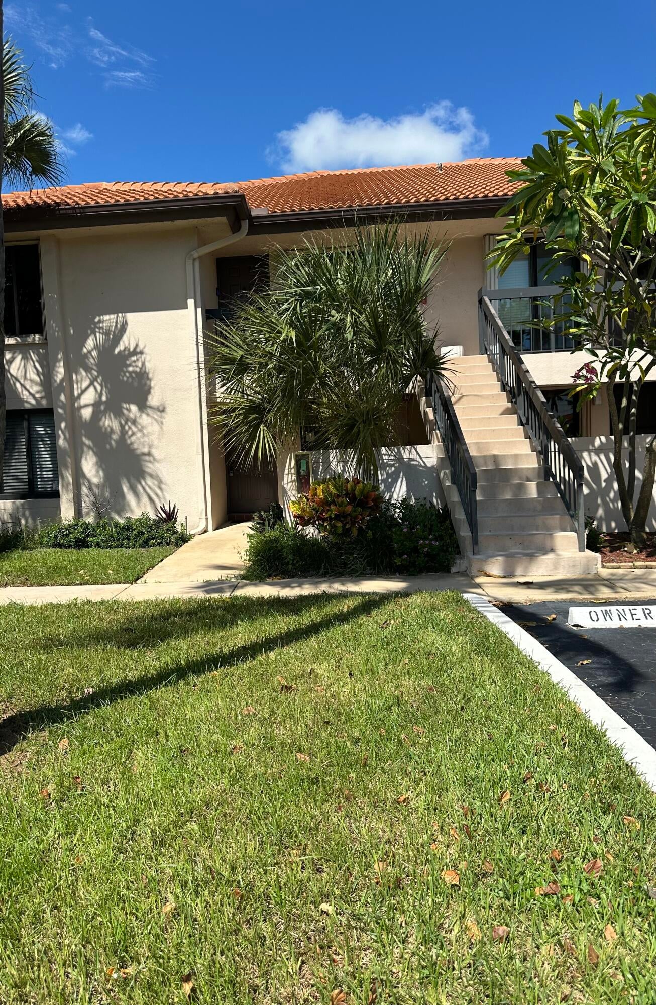 View photos, virtual tours, details... 351 Club Circle 108