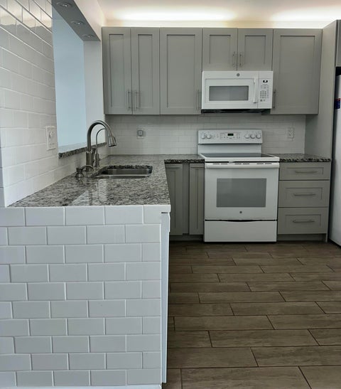 Tiny photo for 351 Club Circle #108, Boca Raton, FL 33487 (MLS # B26086679)