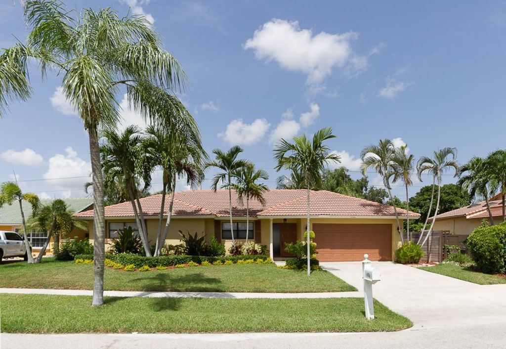 Photo of 6986 W Calle Del Paz W, Boca Raton, FL 33433 (MLS # R11102333)