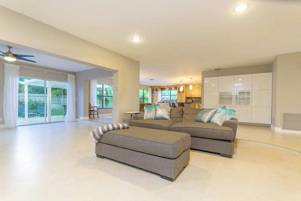 Photo of 6986 W Calle Del Paz W, Boca Raton, FL 33433 (MLS # R11102333)