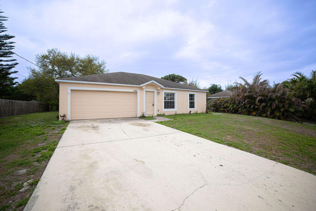 PORT ST LUCIE SECTION 8 - Residential