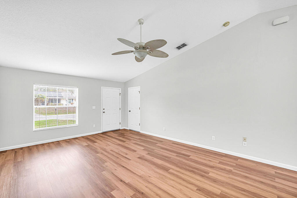 PORT ST LUCIE SECTION 8 - Residential