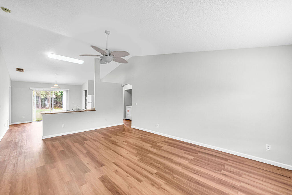 PORT ST LUCIE SECTION 8 - Residential