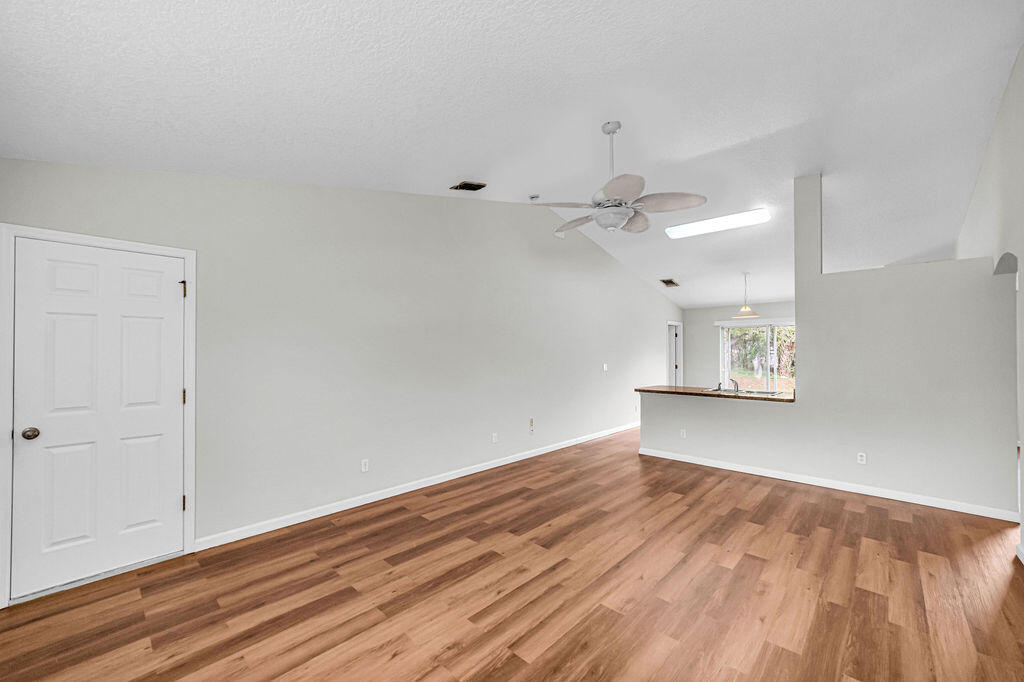 PORT ST LUCIE SECTION 8 - Residential