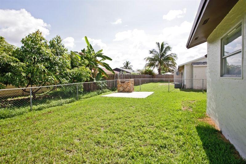 NORTH LAUDERDALE VILLAGE - Residential Lease