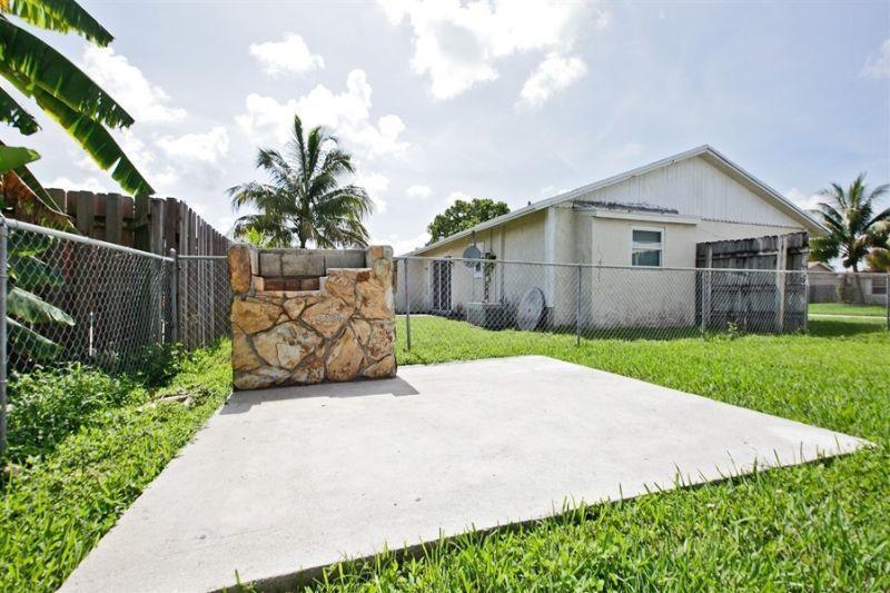 NORTH LAUDERDALE VILLAGE - Residential Lease