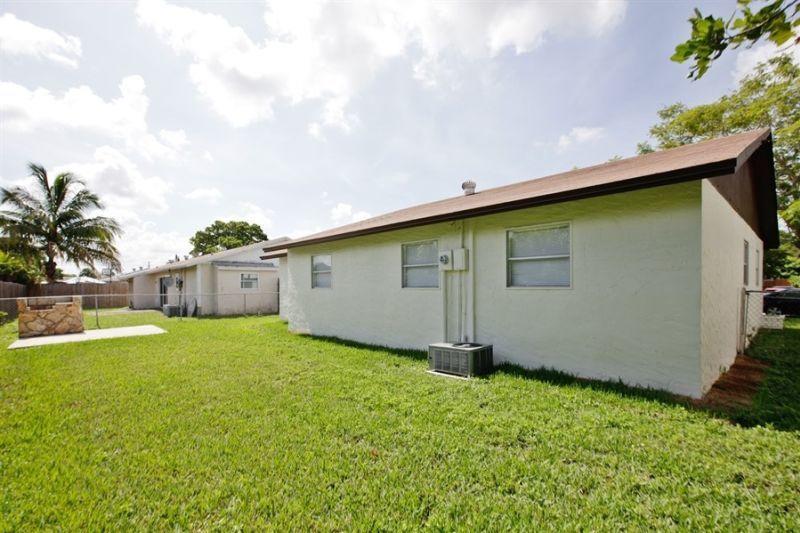 NORTH LAUDERDALE VILLAGE - Residential Lease