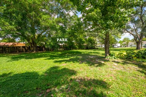 Tiny photo for 3844 NW 82nd Way, Coral Springs, FL 33065 (MLS # B26032924)