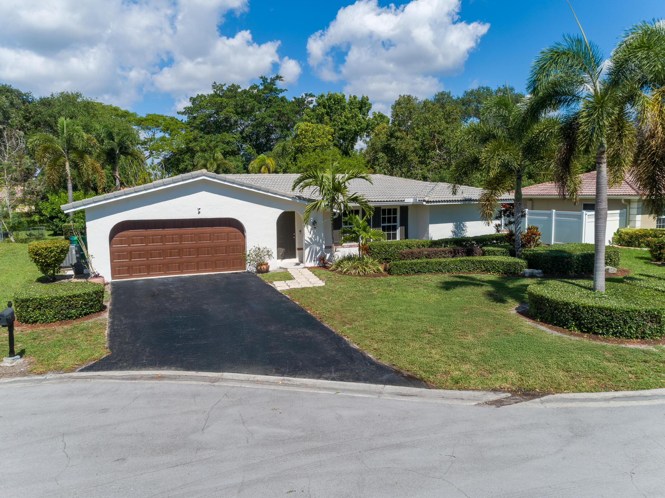 PINE GLEN - Residential