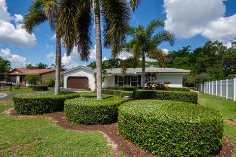 Tiny photo for 3844 NW 82nd Way, Coral Springs, FL 33065 (MLS # B26032924)