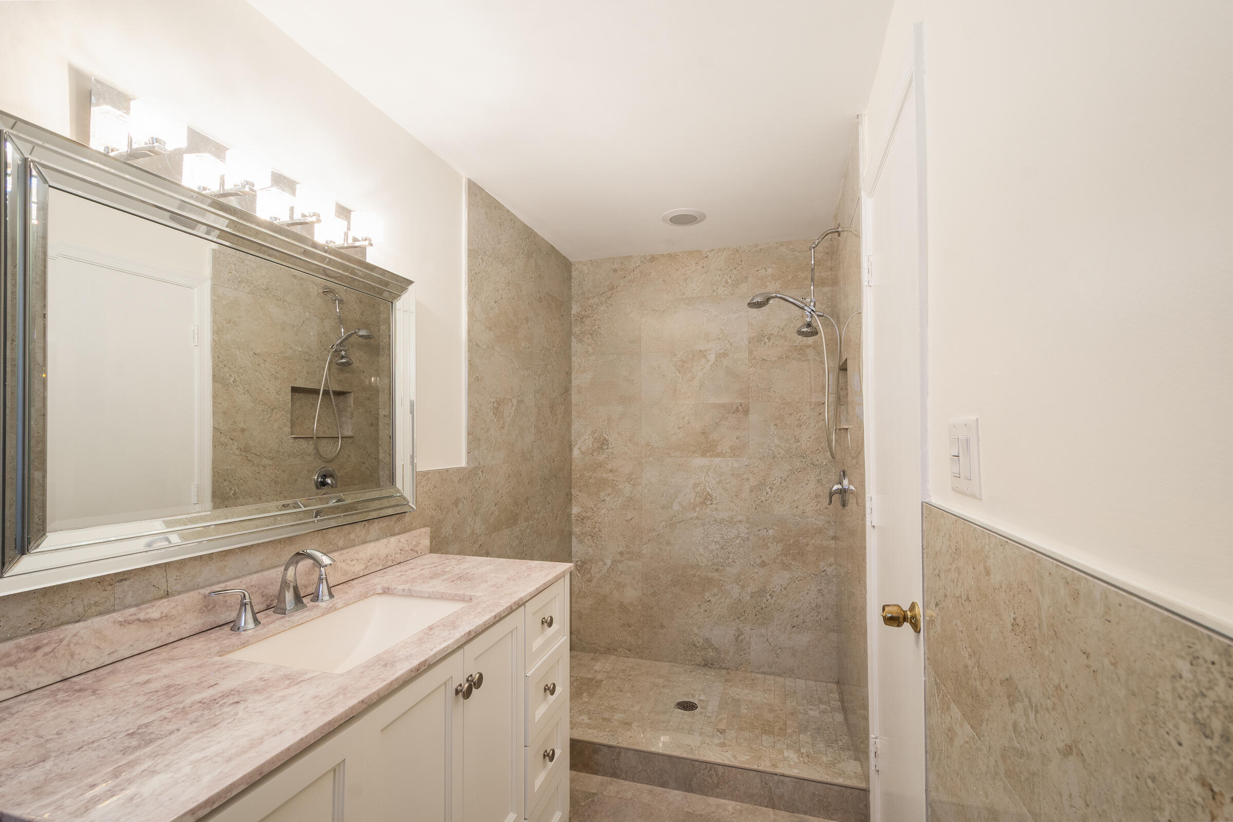 PINE GLEN - Residential