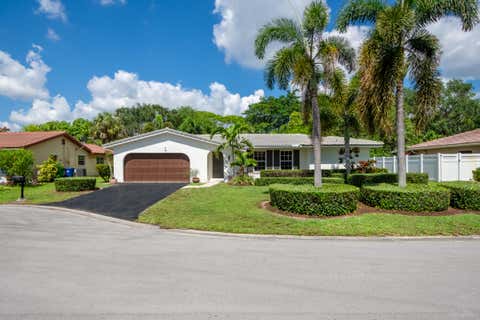Photo of 3844 NW 82nd Way, Coral Springs, FL 33065 (MLS # B26032924)