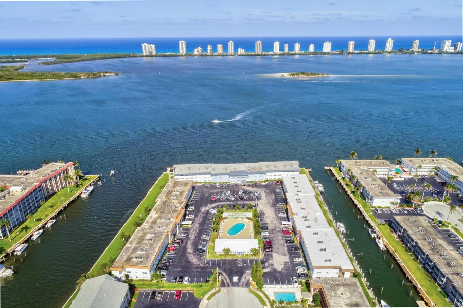 Photo of 100 Shore Court #307, North Palm Beach, FL 33408 (MLS # B26051271)