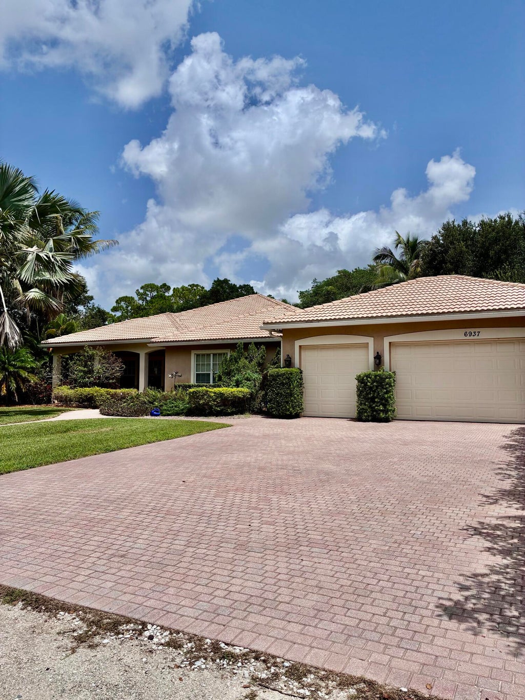 Photo of 6937 MONMOUTH Road, West Palm Beach, FL 33413 (MLS # B26067443)