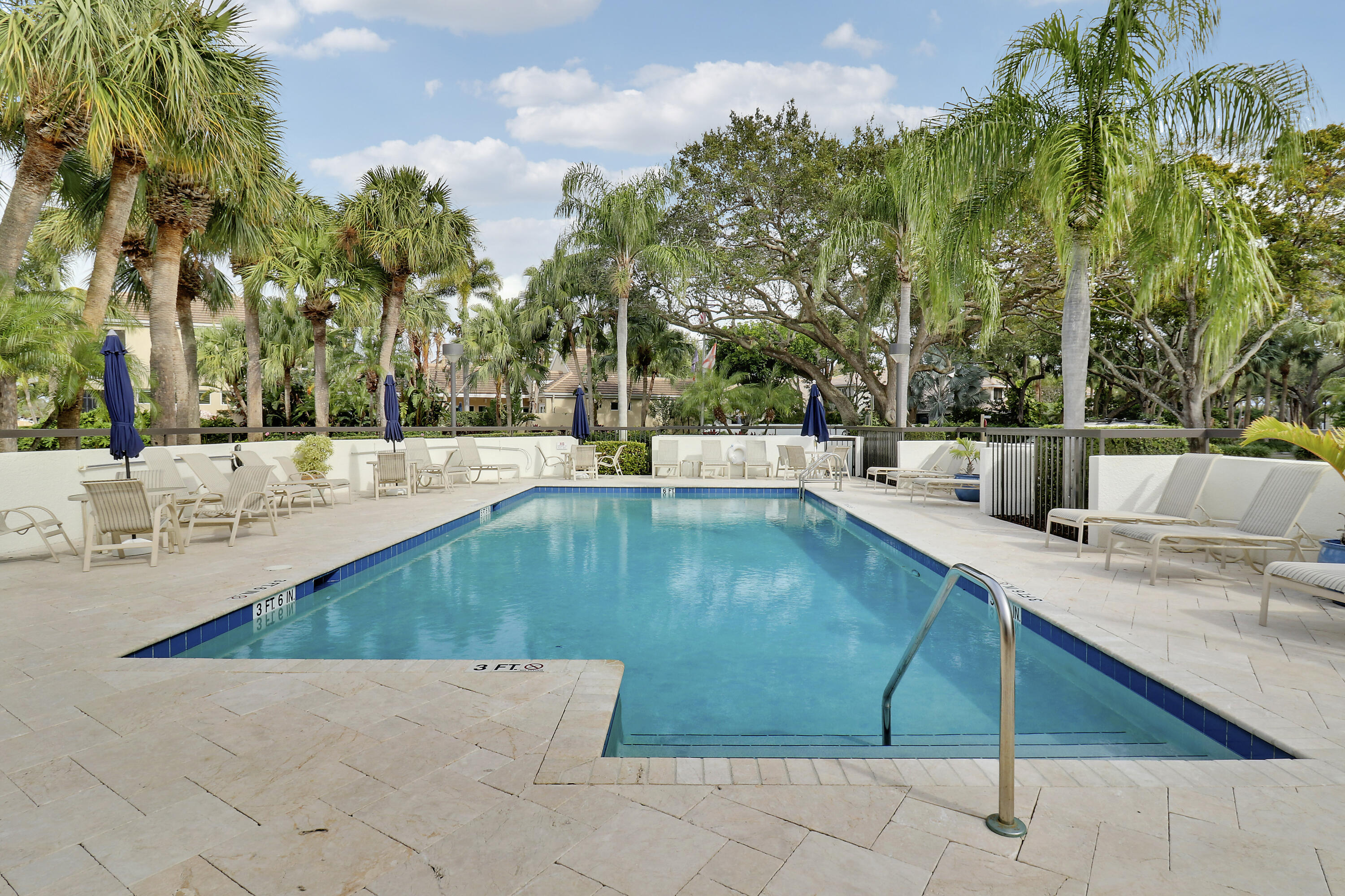 OAK HARBOUR 3 - Residential