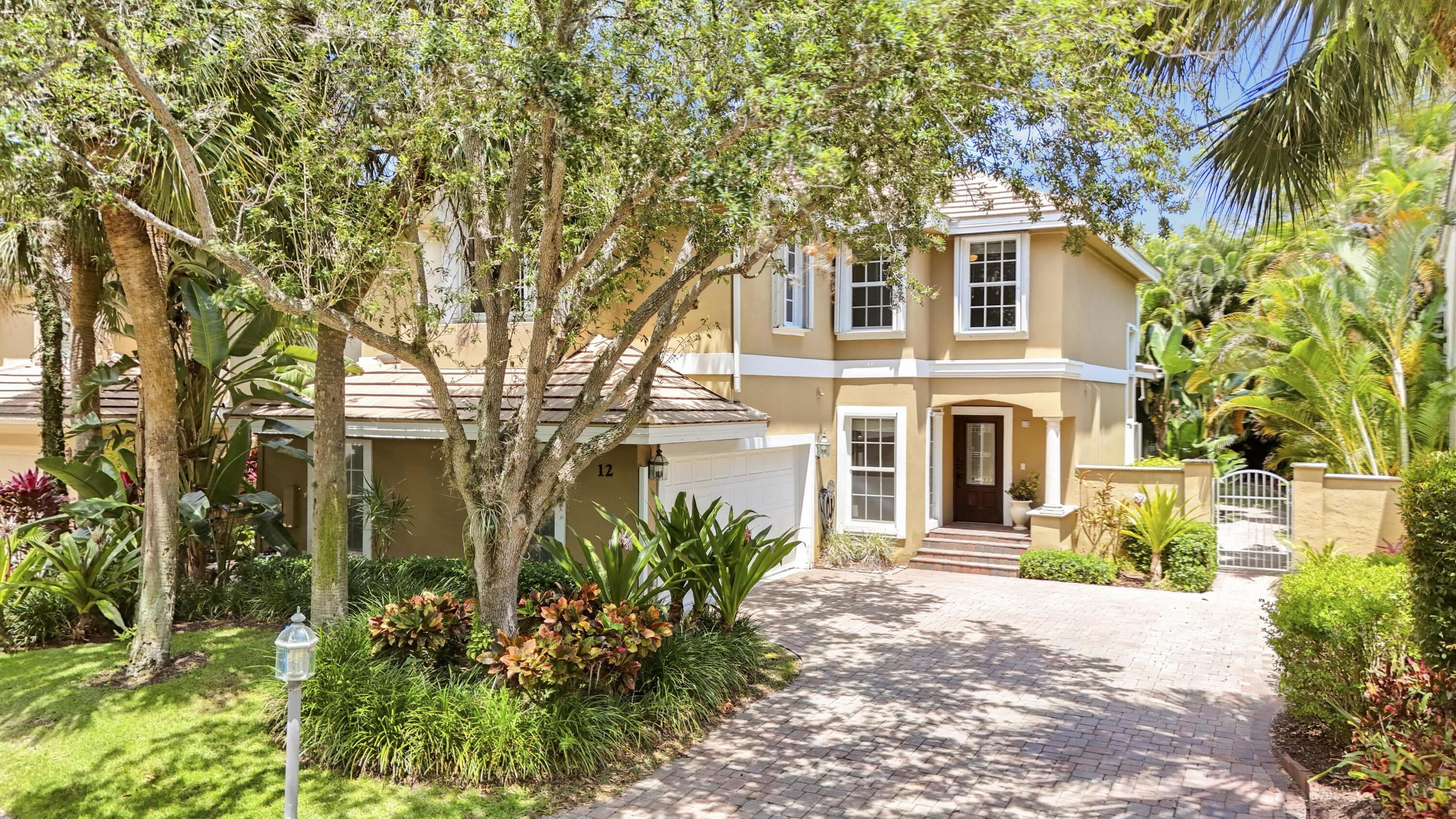 12 Grand Bay Circle