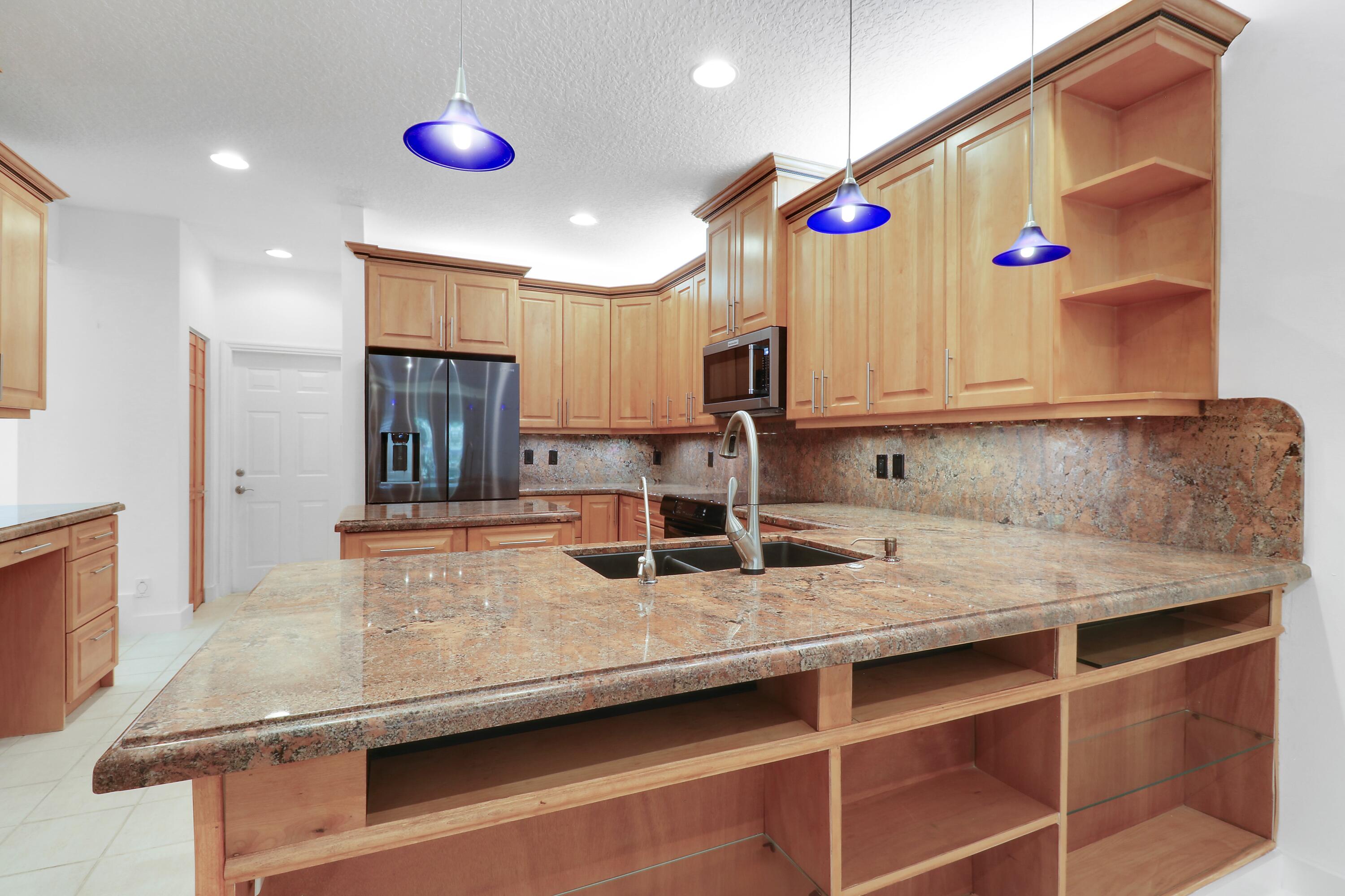 OAK HARBOUR 3 - Residential